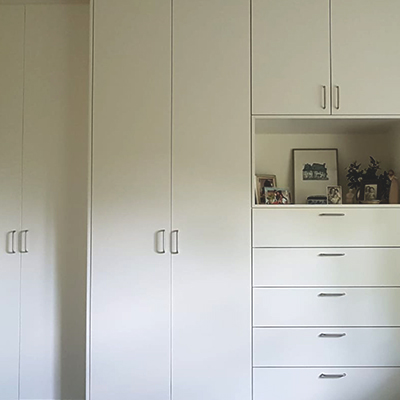 Klassicher und individueller Kleiderschrank Klassischer Kleiderschrank